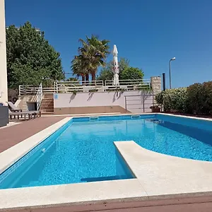 https://sky-beautiful-rooftop-apartment-with-shared-pool.splithotels.org