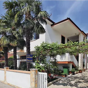 Corinne Garden Apartmán Novigrad Istria
