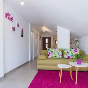 Deni Apartmán Krk Town